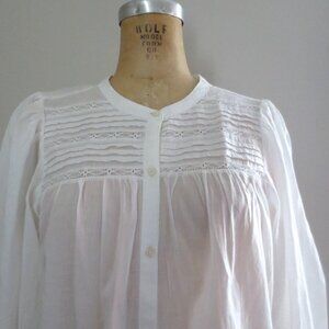 Gap Puff-Sleeve Lace Top